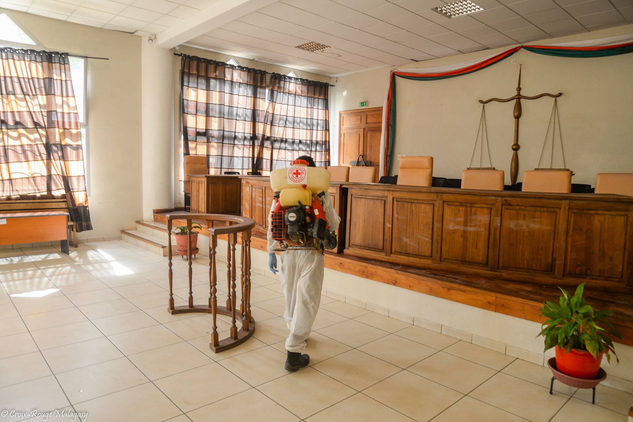 Désinfection du 𝐌𝐢𝐧𝐢𝐬𝐭𝐞̀𝐫𝐞𝐬 𝐝𝐞 𝐆𝐚𝐫𝐝𝐞𝐬 𝐝𝐞𝐬 𝐒𝐜𝐞𝐚𝐮𝐱 𝐞𝐭 𝐝𝐞 𝐥𝐚 𝐉𝐮𝐬𝐭𝐢𝐜𝐞